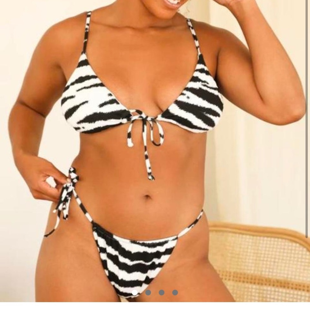 Dippin Daisy’s bikini